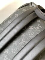 Louis Vuitton M43186 Discovery Backpack - Image 9