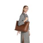 Gucci Emblem large tote bag - Image 3