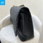 CHANEL Classic Maxi Handbag GRAINED CALFSKIN & GOLD METAL - Image 7