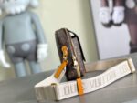 Louis Vuitton M81005 FLAP DOUBLE PHONE BAG - Image 6