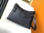 Louis Vuitton M24132 Medium HAND IT ALL - Image 2