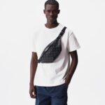 Louis Vuitton M46035 Discovery Bumbag PM - Image 2