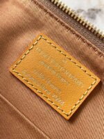 Louis Vuitton M11623 Pochette Accessoire XL - Image 6