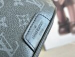 Louis Vuitton M46035 Discovery Bumbag PM - Image 7