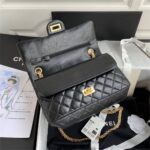 CHANEL 2.55 HANDBAG A37586 - Image 6