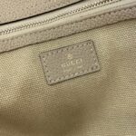 Gucci Medium tote bag with hook closure - Image 10