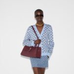 Gucci Medium tote bag with hook closure - Image 3