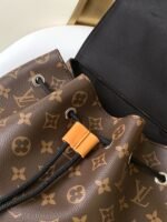 Louis Vuitton M46686 Christopher MM - Image 7