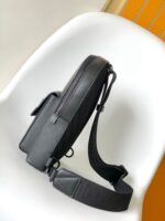 Louis Vuitton M23736 Pilot Slingbag - Image 7