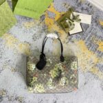 GUCCI  Supreme Monogram Blooms Medium Reversible Tote - Image 3