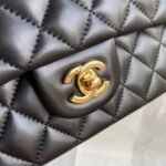 CHANEL CLASSIC HANDBAG Lambskin & Gold Metal - Image 5