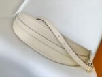 Louis Vuitton Loop Hobo M46739 - Image 6
