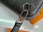 Louis Vuitton M47137 Avenue Slingbag - Image 9