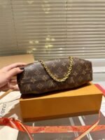 Louis Vuitton M46544 Monogram Clutch - Image 8