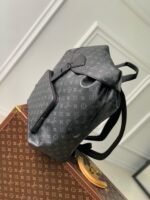 Louis Vuitton M46683 Montsouris Backpack - Image 4