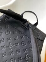 Louis Vuitton M55699 Christopher MM - Image 7