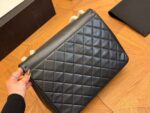 CHANEL 1992 shoulder bag with flap top - Image 11