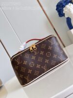 Louis Vuitton M11750 Toiletry Bag (top quality) - Image 2