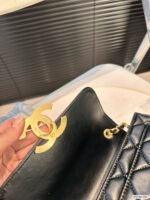 Chanel chain bag - Image 8