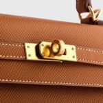 Hermès Kelly 25 Epsom Gold Sellier Gold Hardware - Image 7