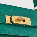 Hermès Kelly 28 Epsom Vert Jade Sellier Gold Hardware - Image 6