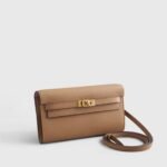 Hermès Kelly To Go Epsom Biscuit/Mauve Sylvester Gold Hardware - Image 2