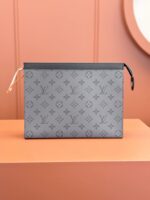 Louis Vuitton M69535 Pochette Voyage MM - Image 10