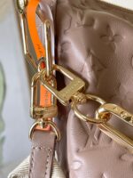 Louis Vuitton M12071 Coussin Hobo MM - Image 9