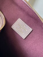 Louis Vuitton M12071 Coussin Hobo MM - Image 6