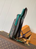Louis Vuitton M12734 Avenue Slingbag - Image 4