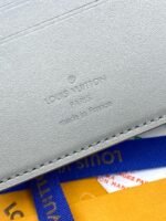 Louis Vuitton M81383 Multiple Wallet - Image 9