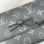 Louis Vuitton M81783 Steamer Wearable Wallet - Image 8