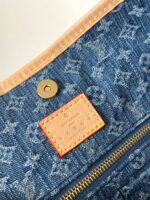 Louis Vuitton M46855 CarryAll MM - Image 10