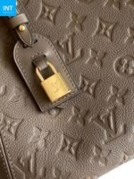 Louis Vuitton M25890 All In One PM - Image 9
