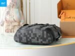 Louis Vuitton M14952 Christopher MM - Image 7
