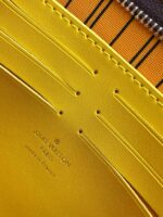 Louis Vuitton M82860 Pochette Voyage MM - Image 10