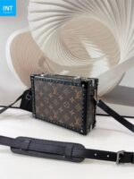 Louis Vuitton M20252 CLUTCH BOX Portable Hard Case - Image 4