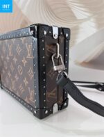 Louis Vuitton M20252 CLUTCH BOX Portable Hard Case - Image 6