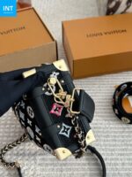 Louis Vuitton bling bling embroidered beaded studded fabric double box - Image 5