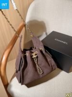 CHANEL 25 Small Handbag - Image 2