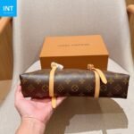 Louis Vuitton HangOn Bowling Shell Bag/Underarm Bag - Image 8