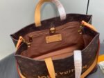 Louis Vuitton M13928 Shopper Tote MM - Image 11