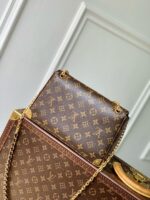 Louis Vuitton M14526 Trunkie - Image 5