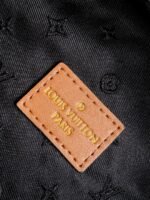 Louis Vuitton M11799 Bumbag - Image 10