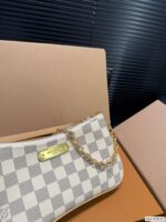 Louis Vuitton N00228 Liv Pochette - Image 6