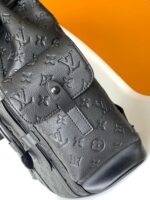 Louis Vuitton M20899 Christopher PM - Image 8