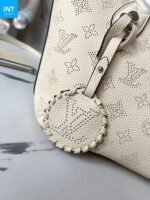 Louis Vuitton M21909 Blossom PM - Image 8