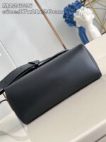 Louis Vuitton M12625 Pulse Messenger - Image 6