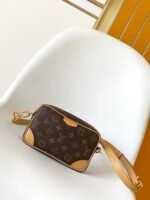 Louis Vuitton M14058 Trocadéro Wearable Wallet - Image 3