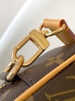 Louis Vuitton M14058 Trocadéro Wearable Wallet - Image 9